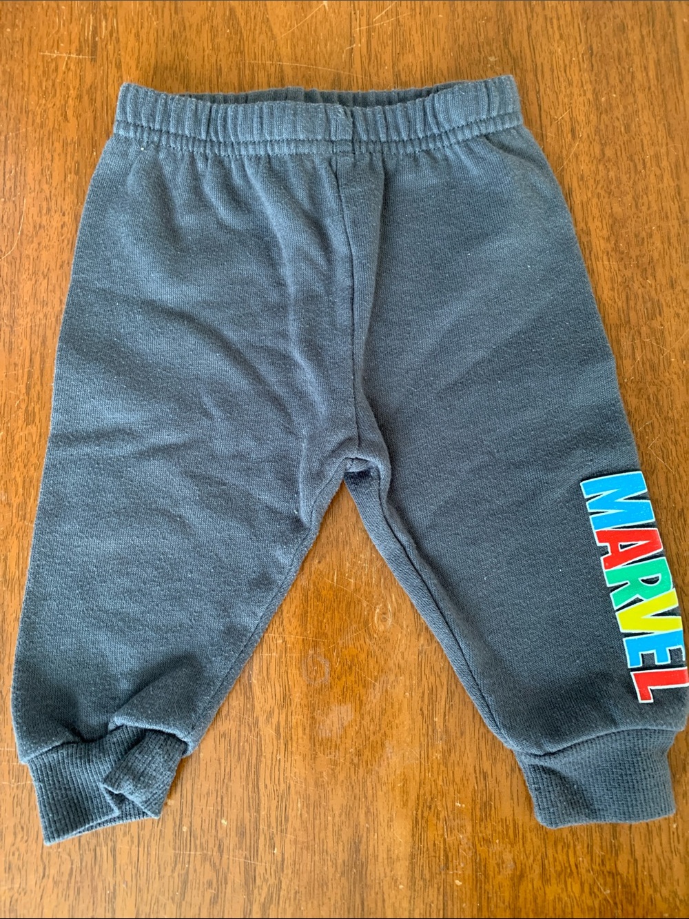 🍓3/$10 Marvel Grey Sweatpants with Multicolor Side Logo size 3-6m